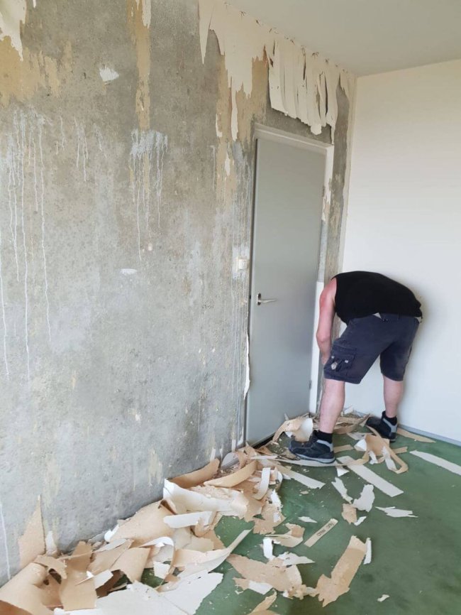 Behang verwijderen bij ontruiming | tips en aanpak