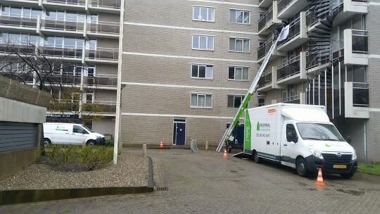 Woningontruiming specialist met verhuislift